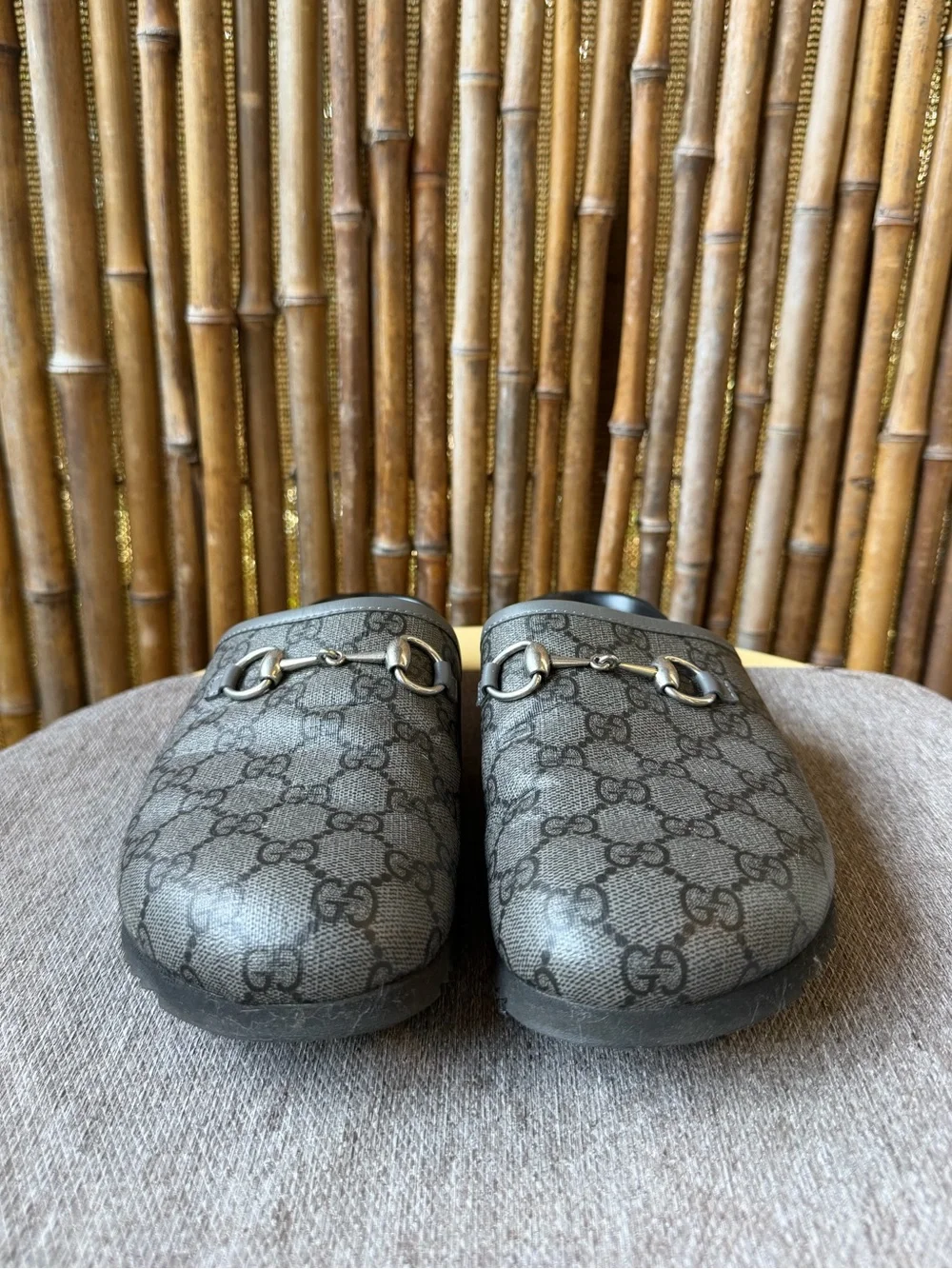 GUCCI  Men’s GG Supreme Mule with Horsebit